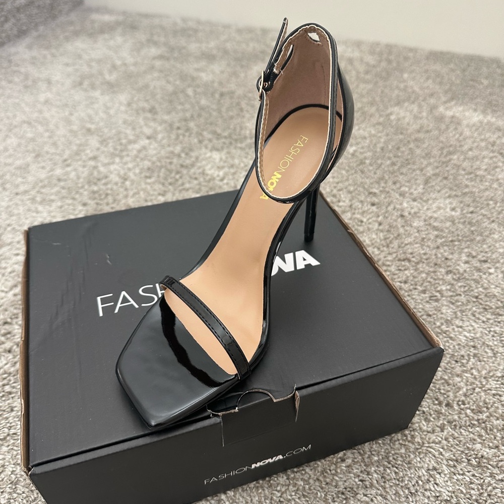 Fashionnova Heels NWT